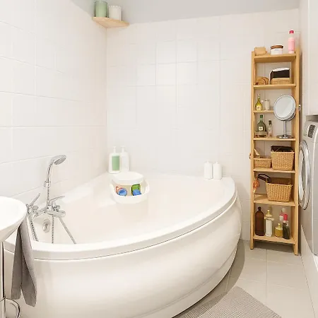 Hsh - Lovely Spacious Daru Apartment *